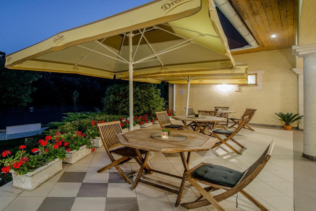 Halászi Regia Panzio B&B 외부 사진