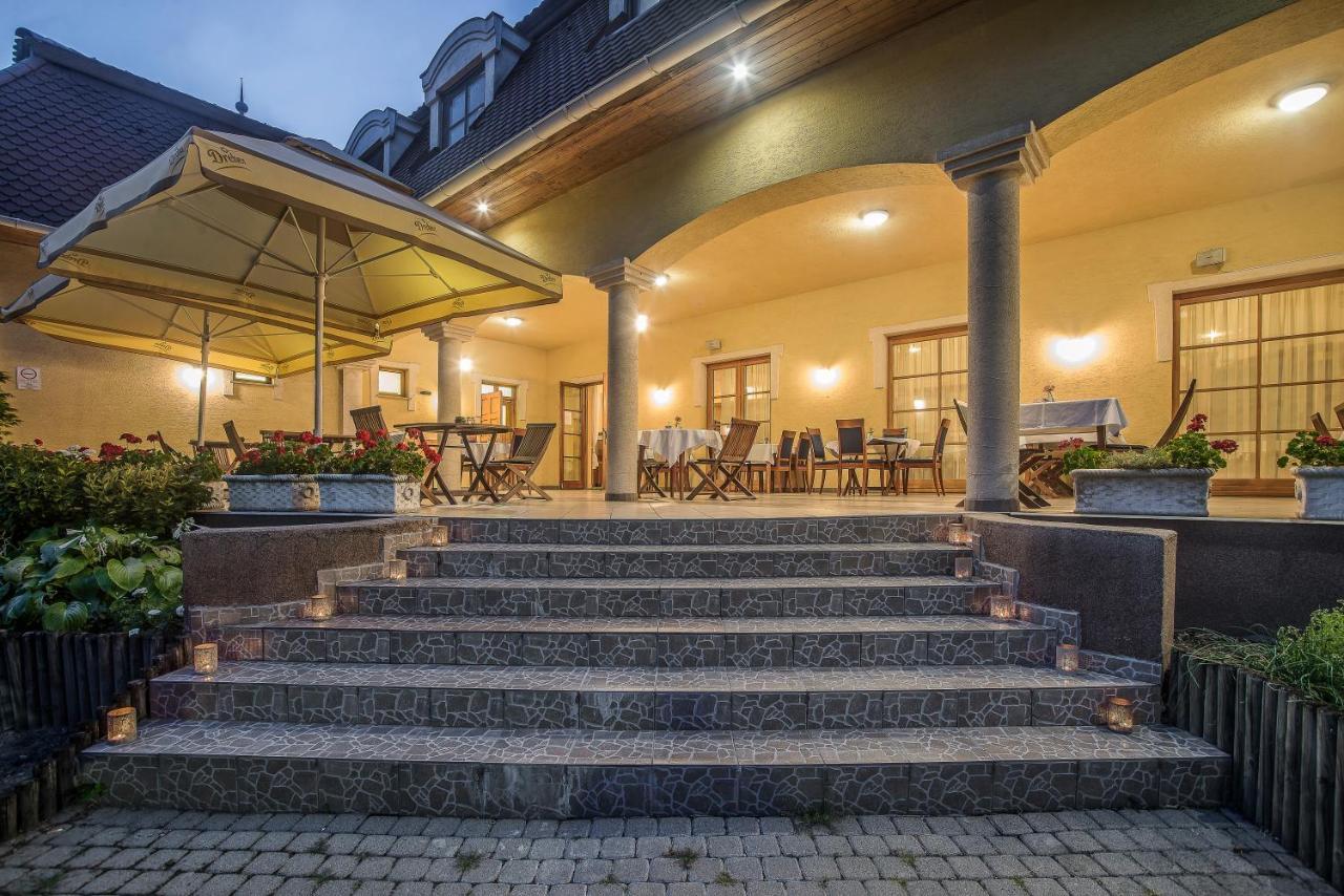 Halászi Regia Panzio B&B 외부 사진
